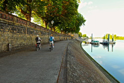 Thionville bike path next to Moeselle